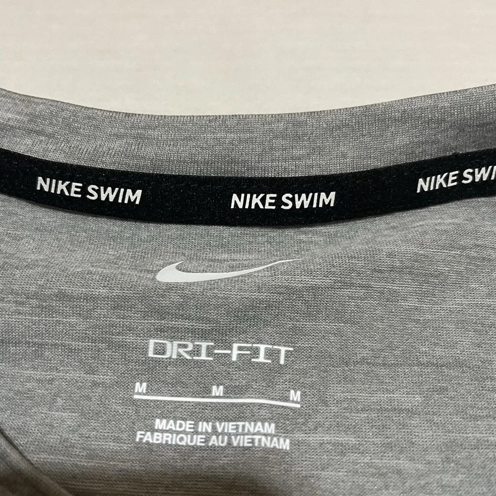 NIKE Mens Medium Essential Hydroguard Swim Tank top UPF 40+ NESSA588-090 NWT!!